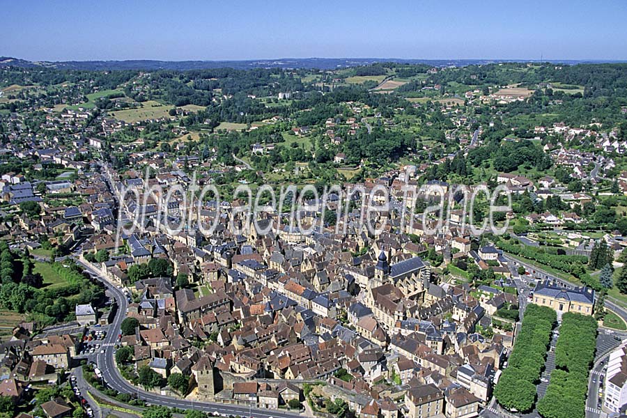 24sarlat-2-e01