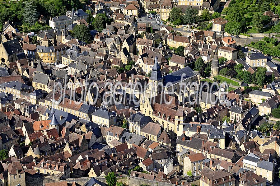 24sarlat-68-0610