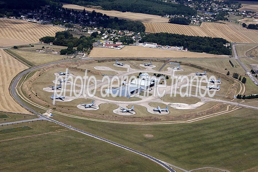 Vue aérienne d'Evreux Base Aerienne, Eure (n°4)
