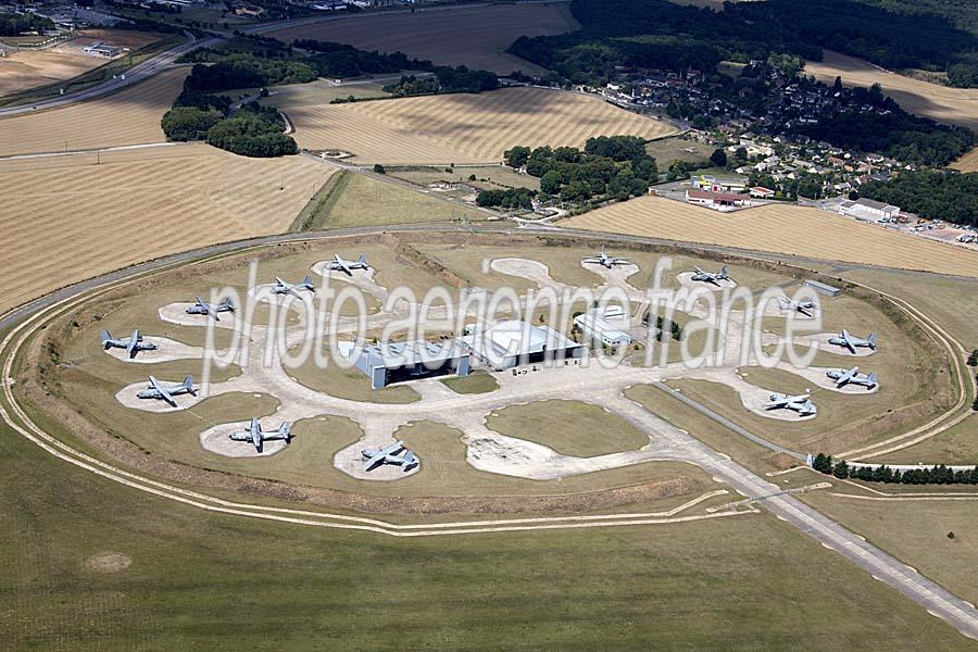 Evreux Base Aerienne vu du ciel — photo aérienne de l'Eure (n°6)