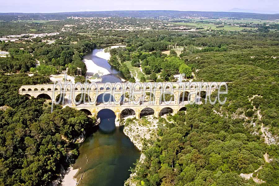 30le-pont-du-gard-13-e02