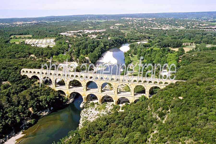 30le-pont-du-gard-2-e02