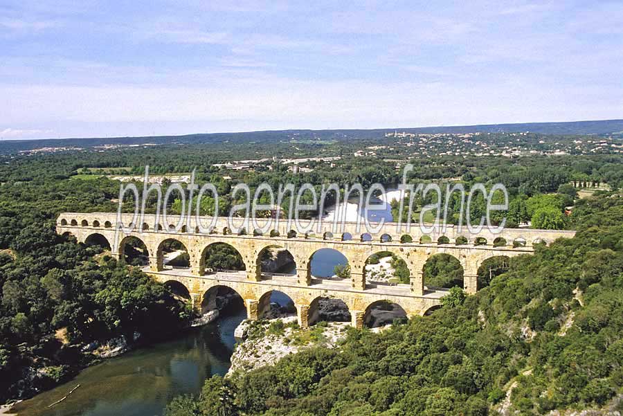 30le-pont-du-gard-3-e02