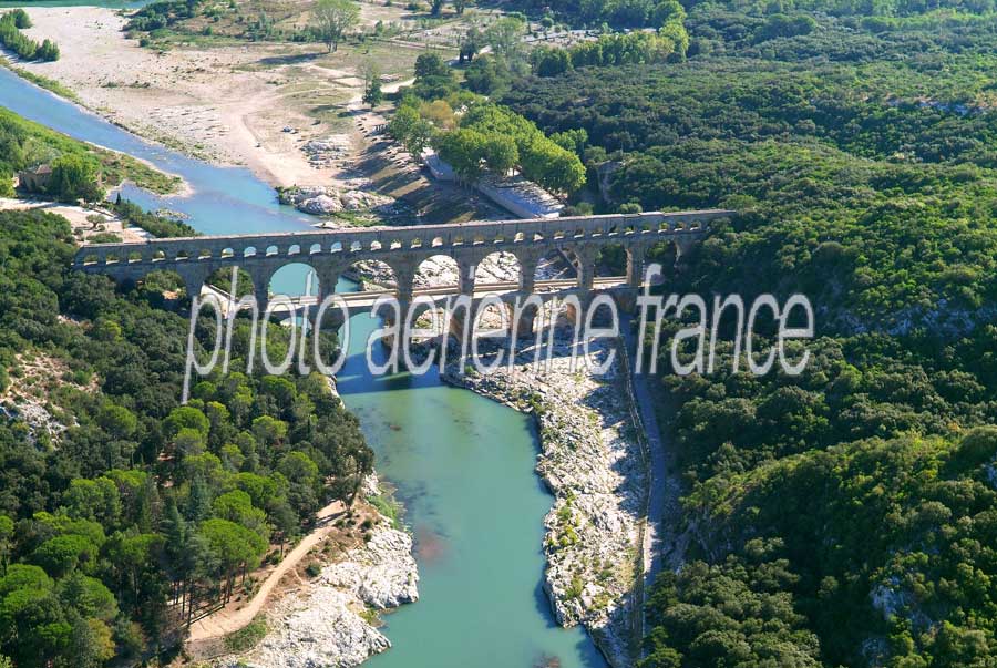 30le-pont-du-gard-4-0806