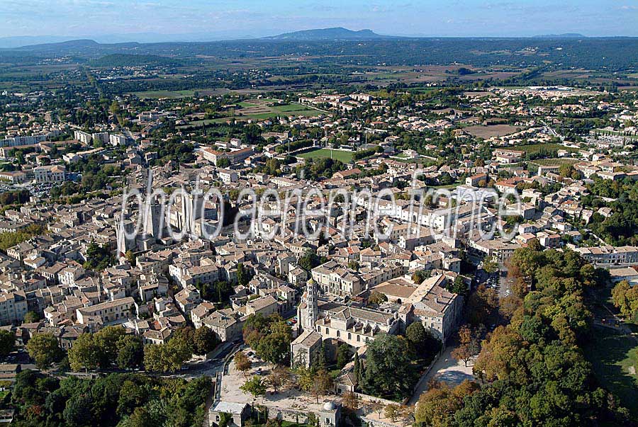 30uzes-12-1003