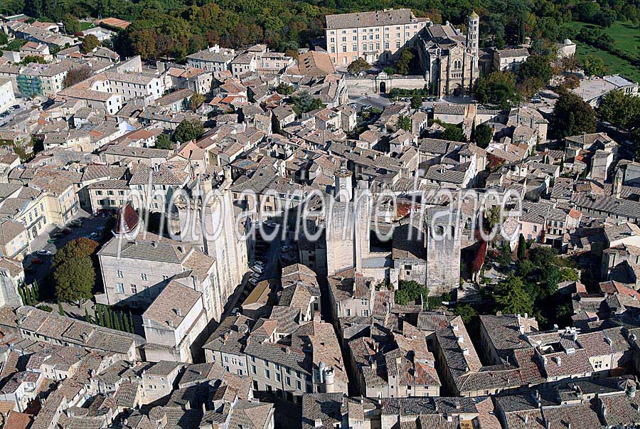 30uzes-18-1003