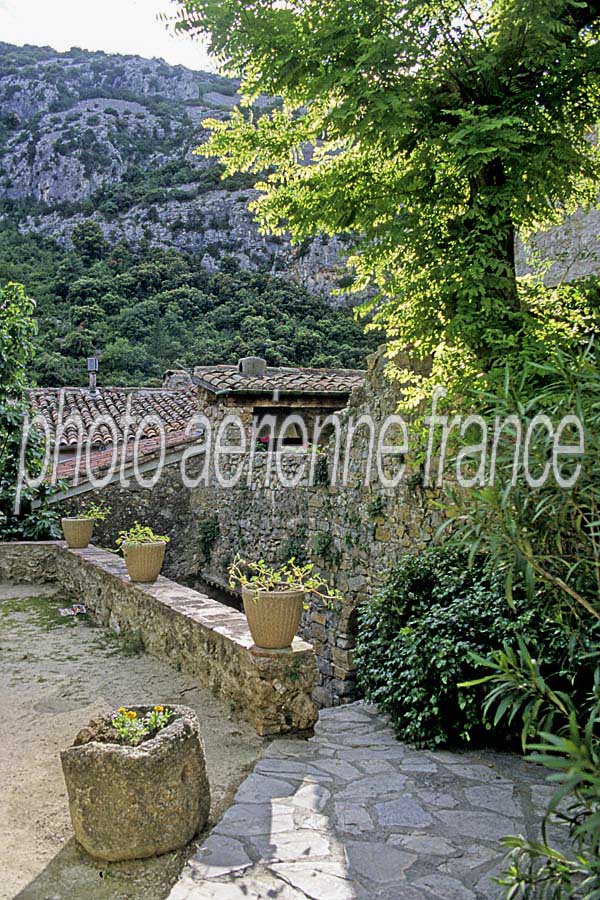 34saint-guilhem-le-desert-17-e01