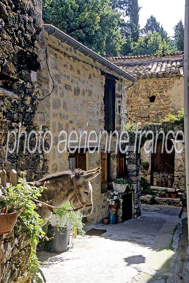 34saint-guilhem-le-desert-18-e01