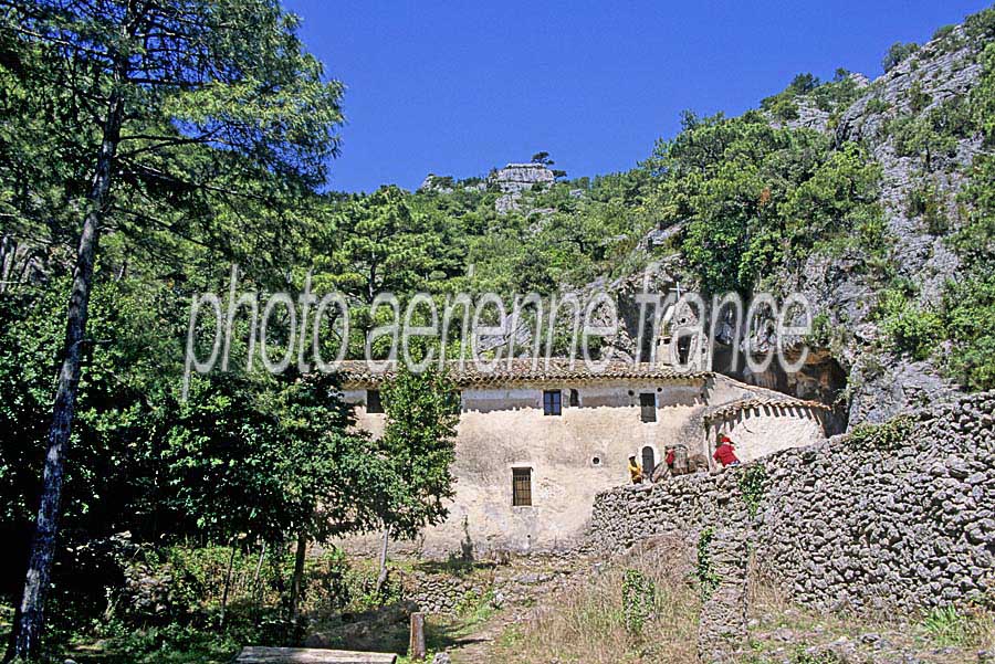 34saint-guilhem-le-desert-19-e01