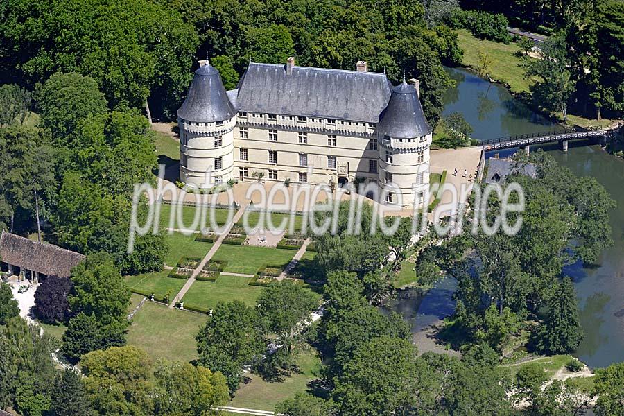 37chateau-de-la-cour-au-berruyer-1-0720