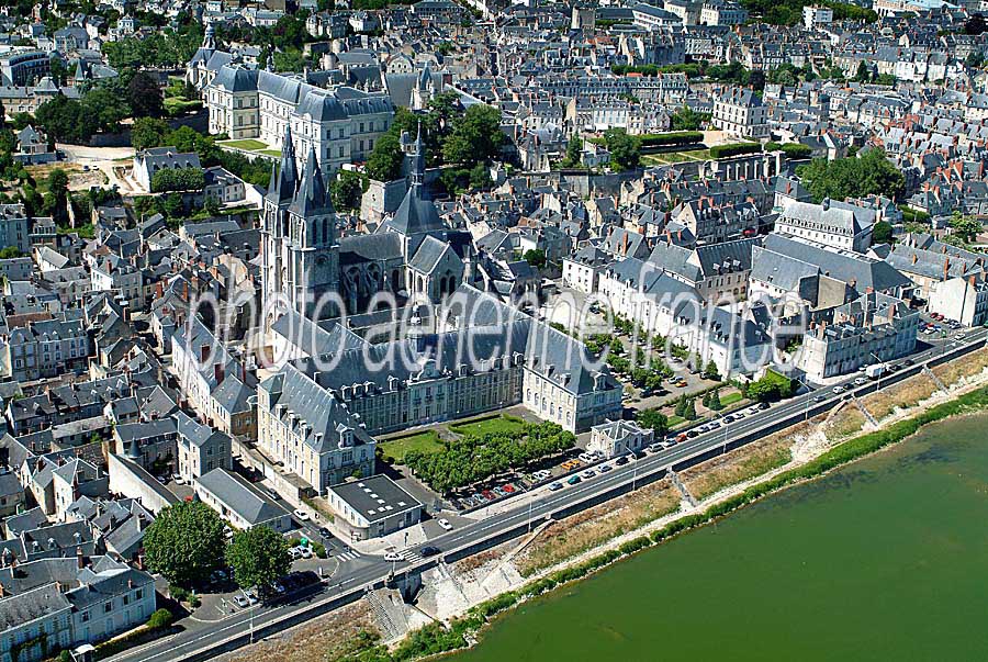 41blois-10-0704