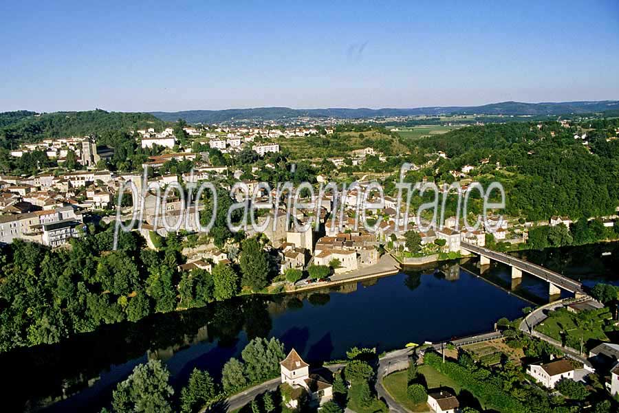 46puy-l-eveque-1-e01