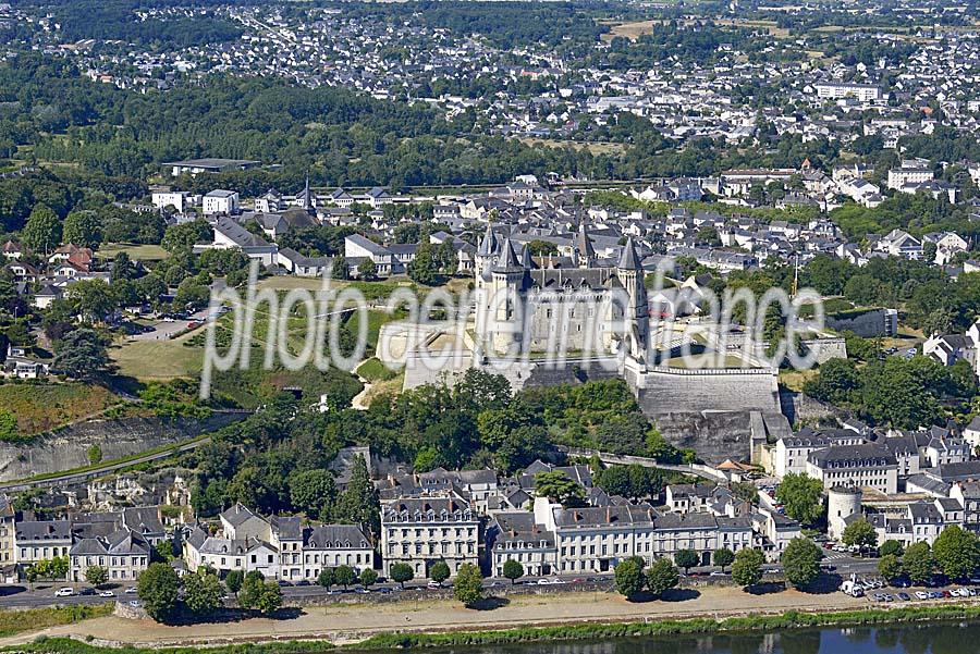 Saumur vu du ciel : château de la loire — Maine-et-Loire (n°24)
