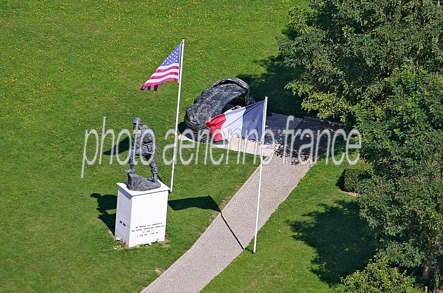 50memorial-ste-mere-eglise-1-0810