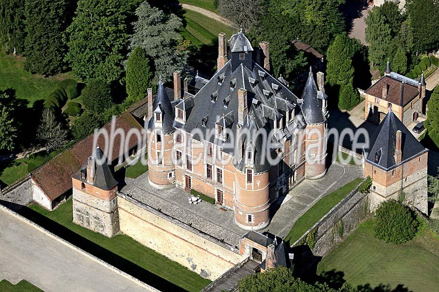 51chateau-montmort-lucy-5-0812