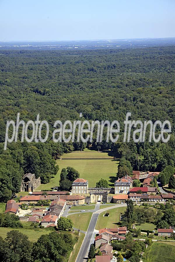 51trois-fontaines-l-abbaye-2-0812