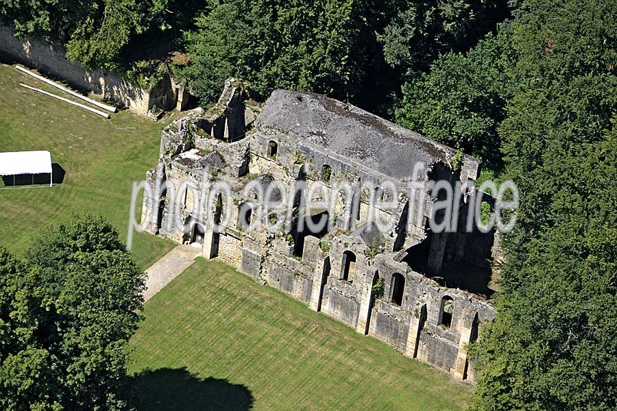 51trois-fontaines-l-abbaye-4-0812