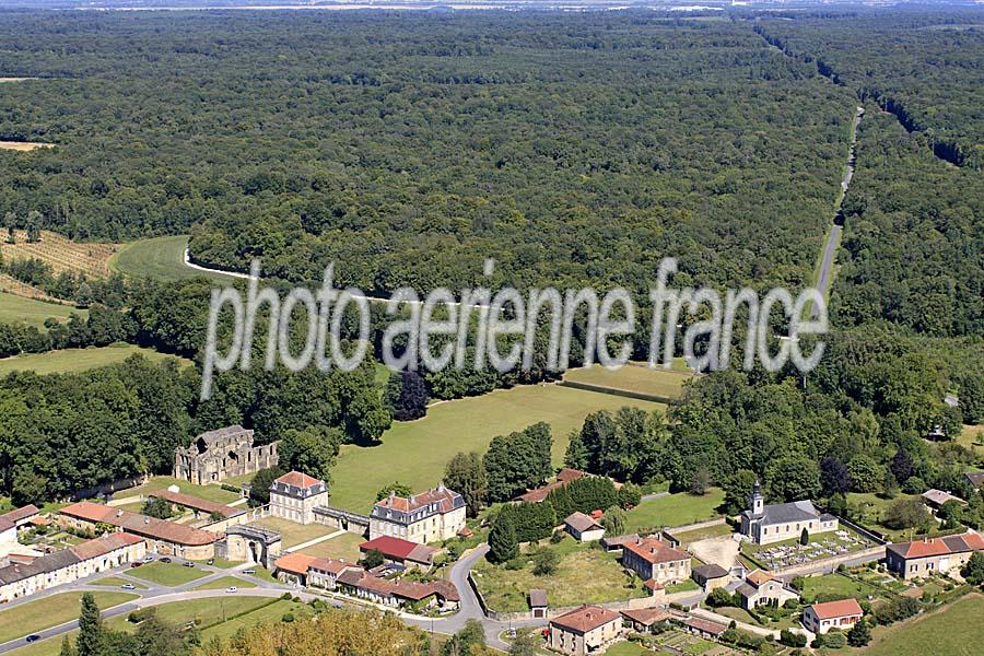 51trois-fontaines-l-abbaye-6-0812