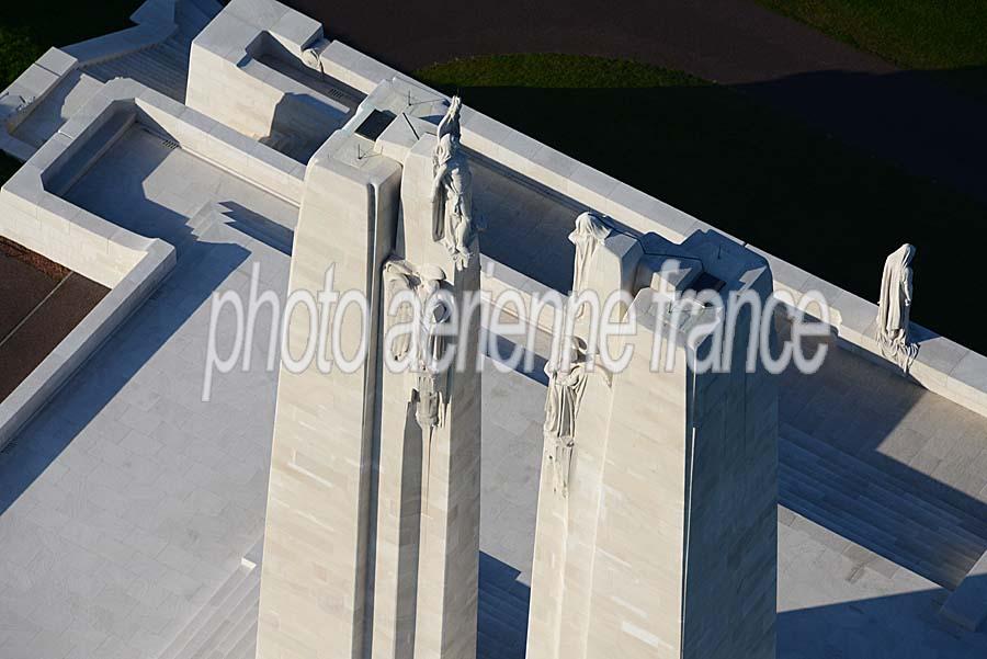 62memorial-canadien-vimy-1-0513