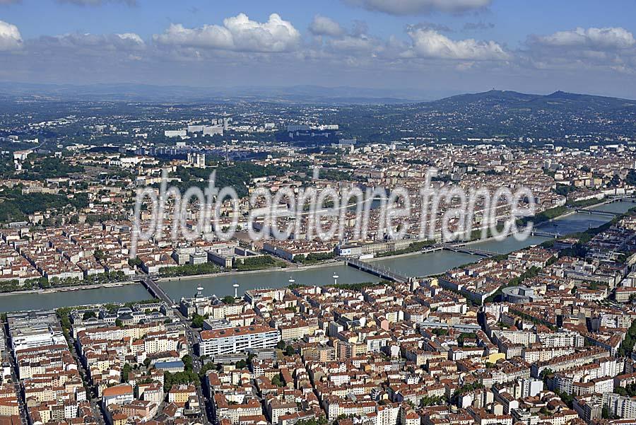 69lyon-244-0716