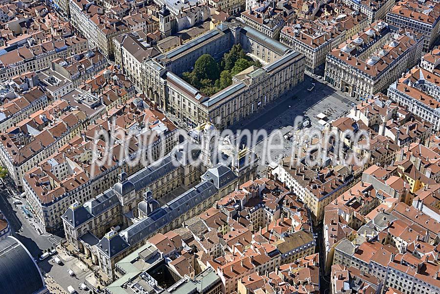69lyon-592-0917