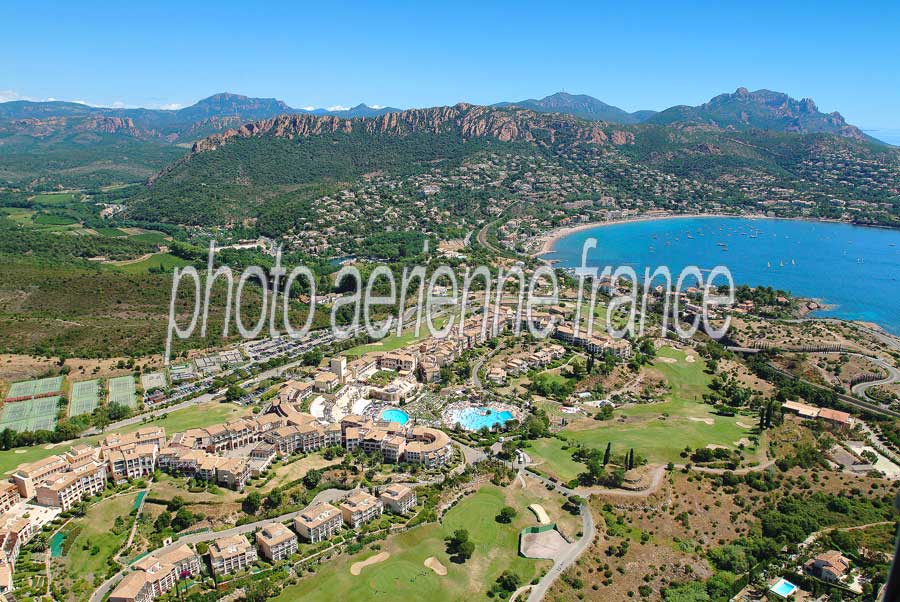 83agay-18-0704