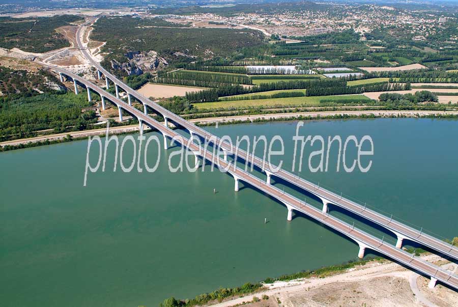 84avignon-pont-tgv-4-0806