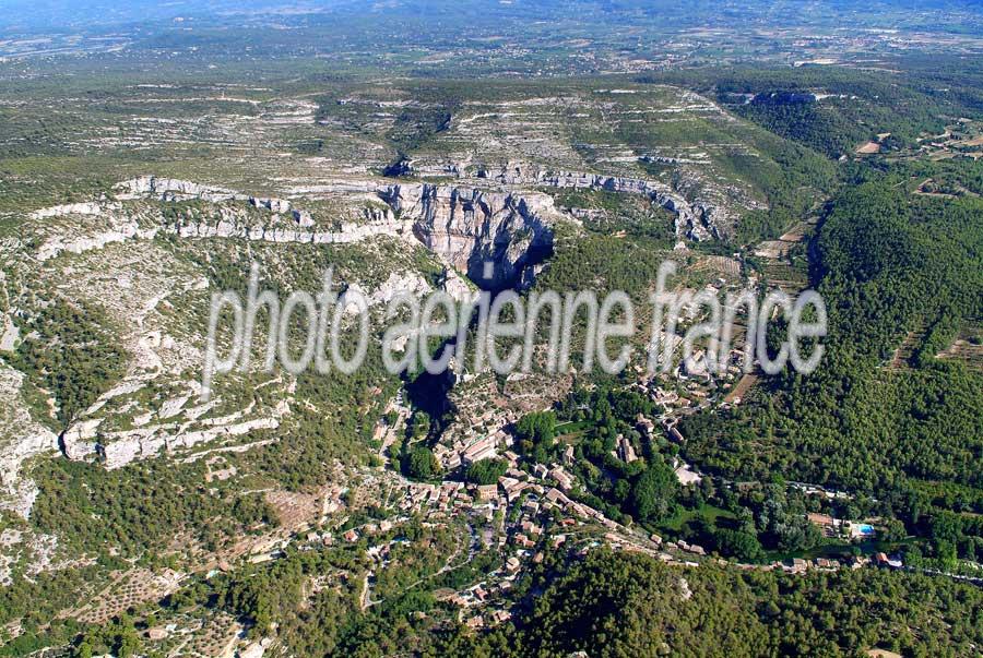 84fontaine-de-vaucluse-41-0806