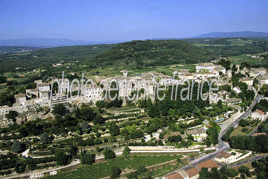 84menerbes-5-e98