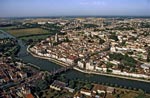17saintes-2-e95 - Photo aérienne Saintes (2) - Charente-Maritime : PAF