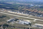 30aeroport-garons-2-0717 - Photo aérienne aeroport-garons (2) - Gard : PAF