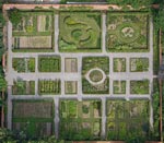 photo aérienne jardins-chateau-de-verchin