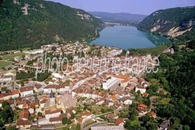 Nantua vu du ciel — photo aérienne de l'Ain