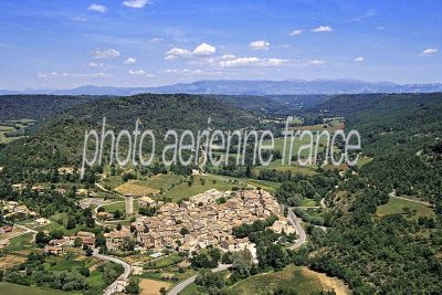 Vue aérienne de Saint-Martin-de-Brômes, Alpes-de-Haute-Provence