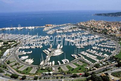 Plaisance à Antibes (06) en photo aérienne
