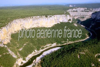 Vue aérienne de Vallon-Pont-d'Arc, Ardèche (n°4)