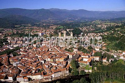 Foix vu du ciel — photo aérienne de l'Ariège