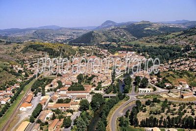 Espéraza vu du ciel — photo aérienne de l'Aude
