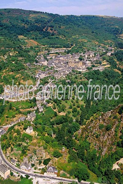 Vue aérienne de Conques, Aveyron