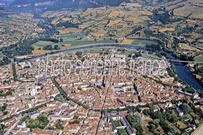 Millau vu du ciel — photo aérienne de l'Aveyron