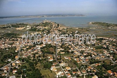 Bourcefranc-le-Chapus vu du ciel — photo aérienne de la…
