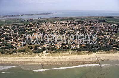 La Couarde-sur-Mer vu du ciel — photo aérienne de la…