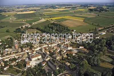 Photo aérienne de Mirambeau (17) — Charente-Maritime