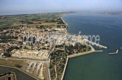 Saint-Martin-de-Ré vu du ciel — photo aérienne de la…