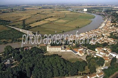 Photo aérienne de Tonnay-Charente (17) — pont