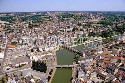 Vierzon vu du ciel — photo aérienne du Cher