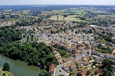 Montford Menesterol vu du ciel — photo aérienne de la Dordogne