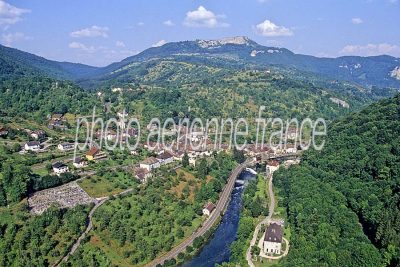 Lods vu du ciel — photo aérienne du Doubs (n°1)