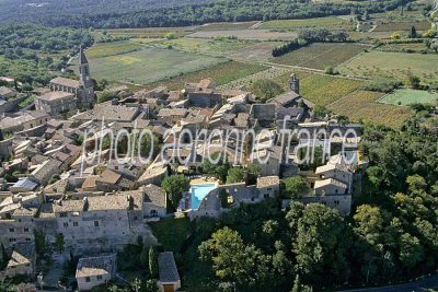 Vue aérienne de Castillon-du-Gard, Gard