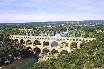 Photo aérienne de Remoulins (30) — Gard
